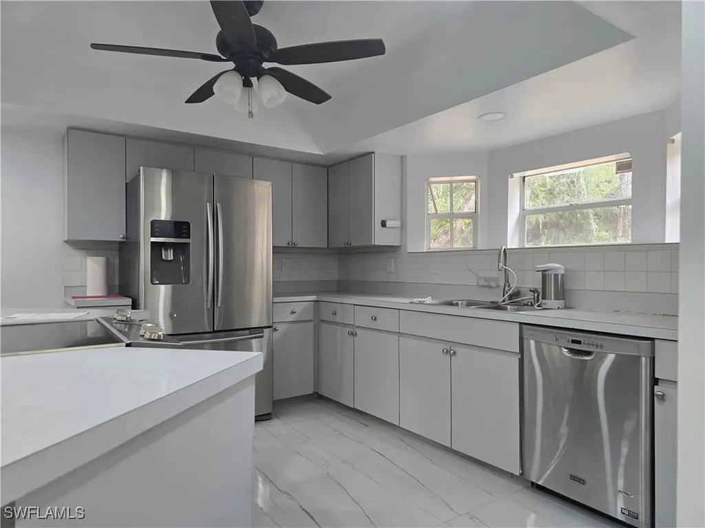 140 S Davis Street Labelle FL 33935