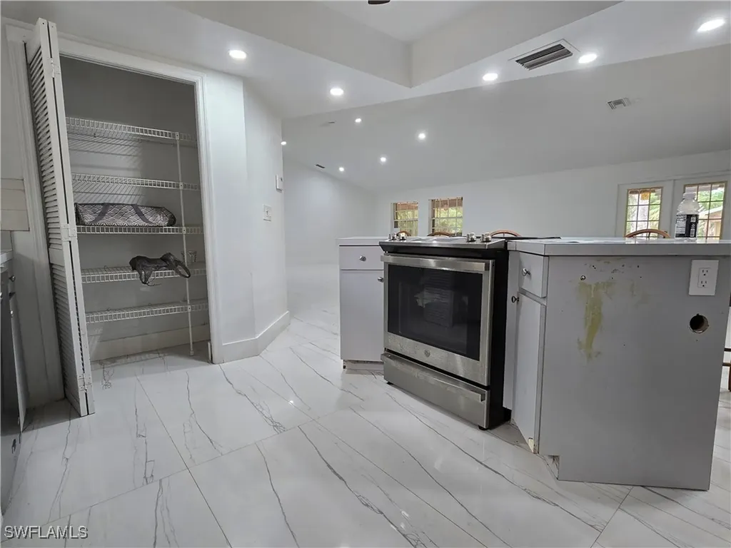140 S Davis Street Labelle FL 33935