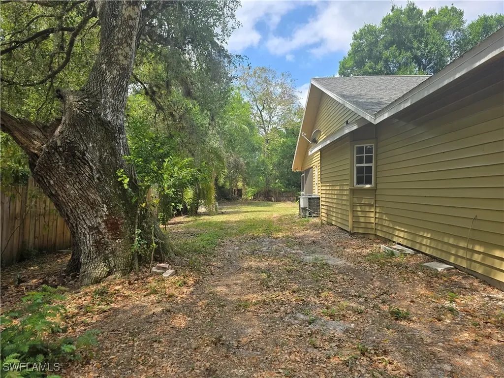 140 S Davis Street Labelle FL 33935