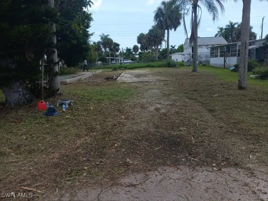 46 Derhenson Drive Naples FL 34114