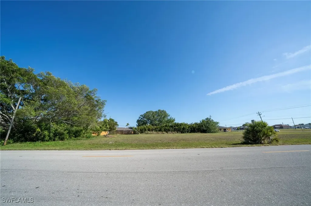 758 SW 4th Street Cape Coral FL 33991