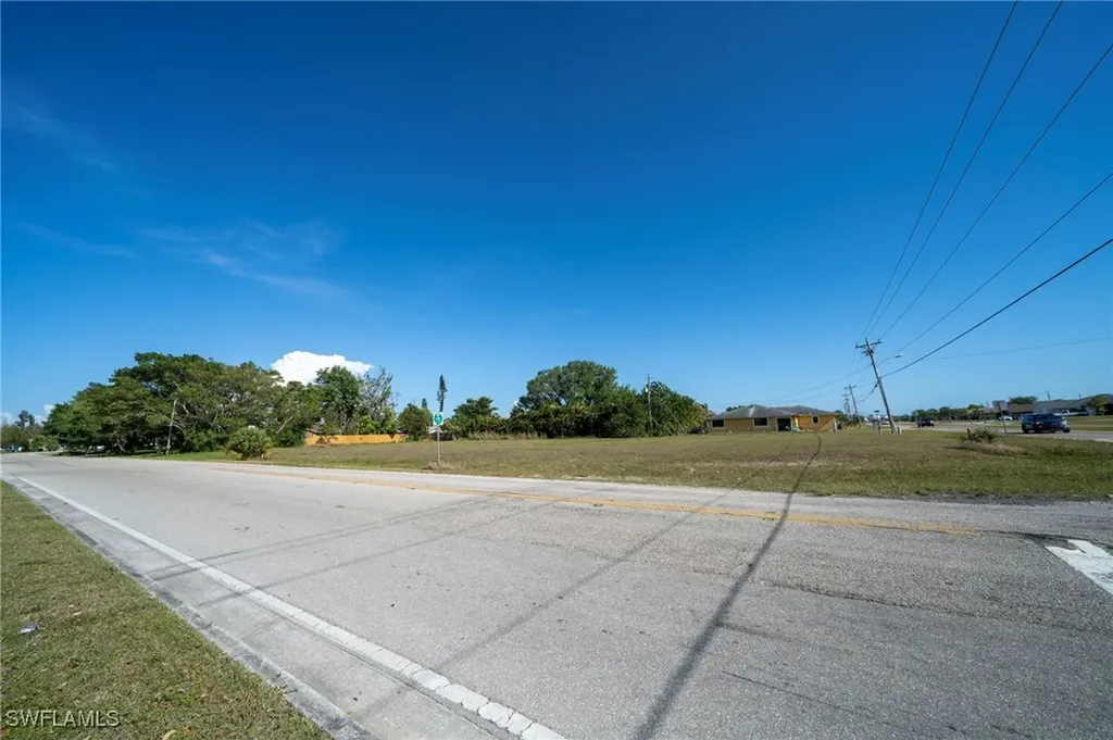 758 SW 4th Street Cape Coral FL 33991