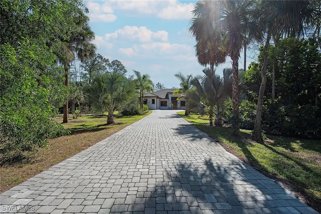 260 23rd Street NW Naples FL 34120