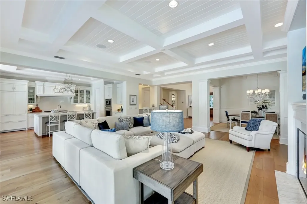 455 13th Avenue S Naples FL 34102