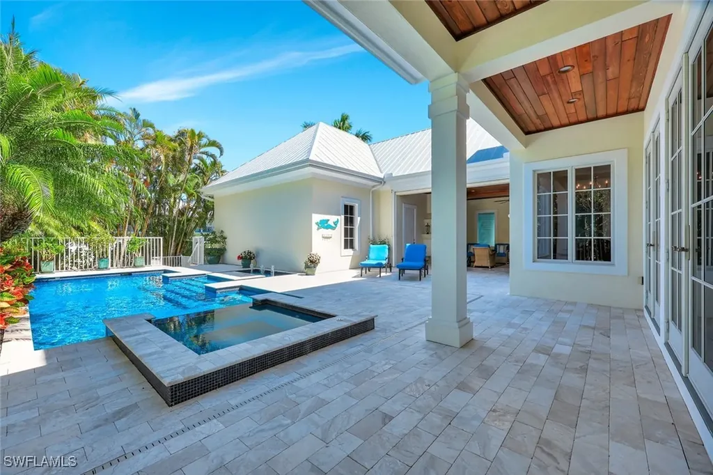 455 13th Avenue S Naples FL 34102