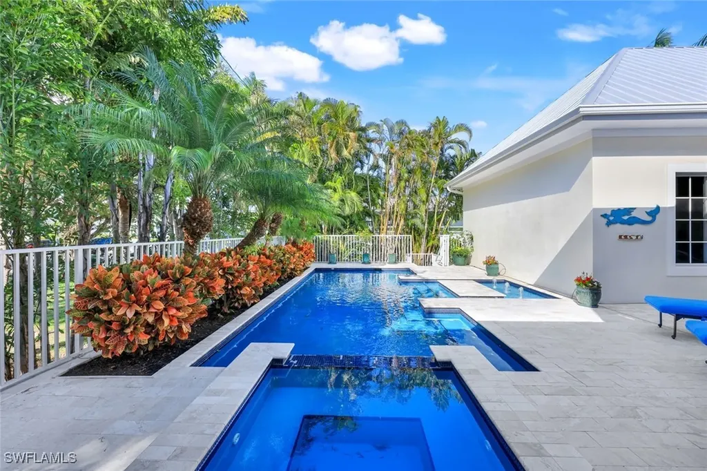 455 13th Avenue S Naples FL 34102
