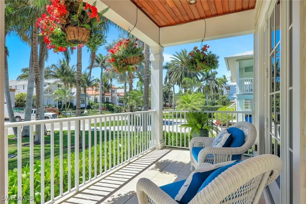 455 13th Avenue S Naples FL 34102