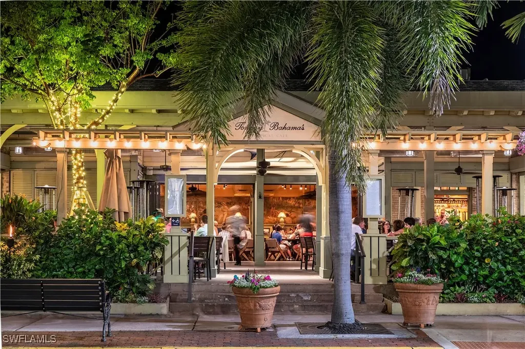 455 13th Avenue S Naples FL 34102