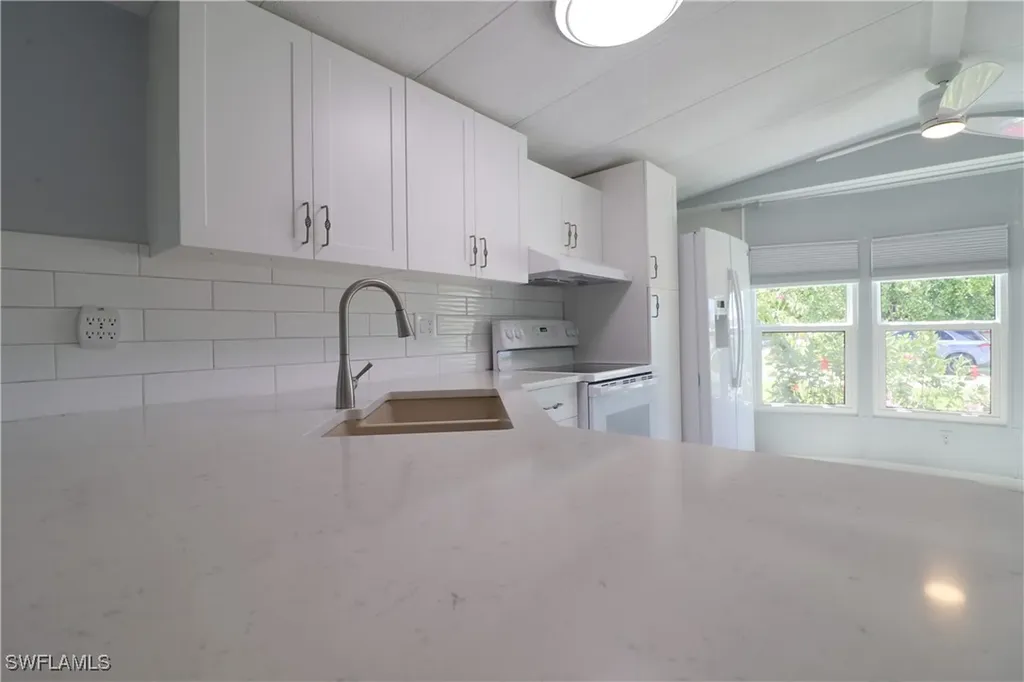 221 Grassy Key Lane Naples FL 34114