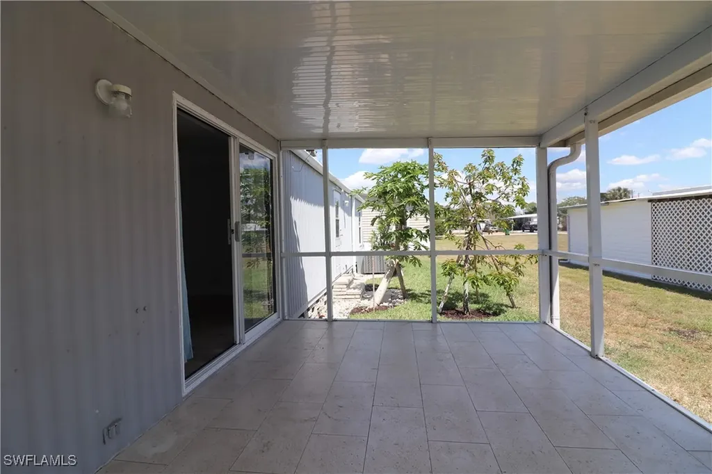 221 Grassy Key Lane Naples FL 34114