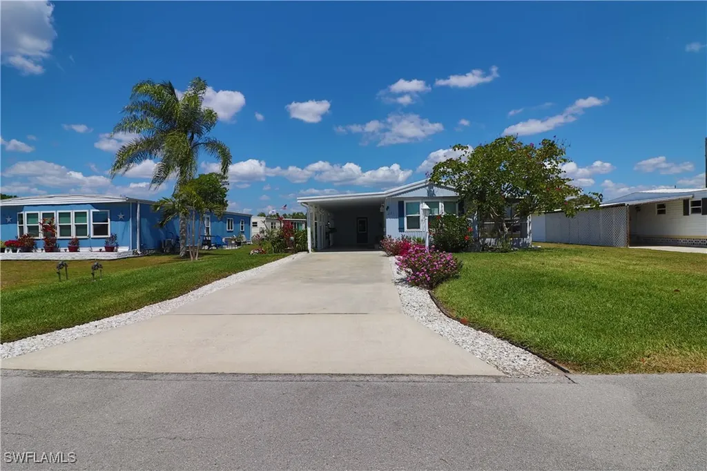 221 Grassy Key Lane Naples FL 34114