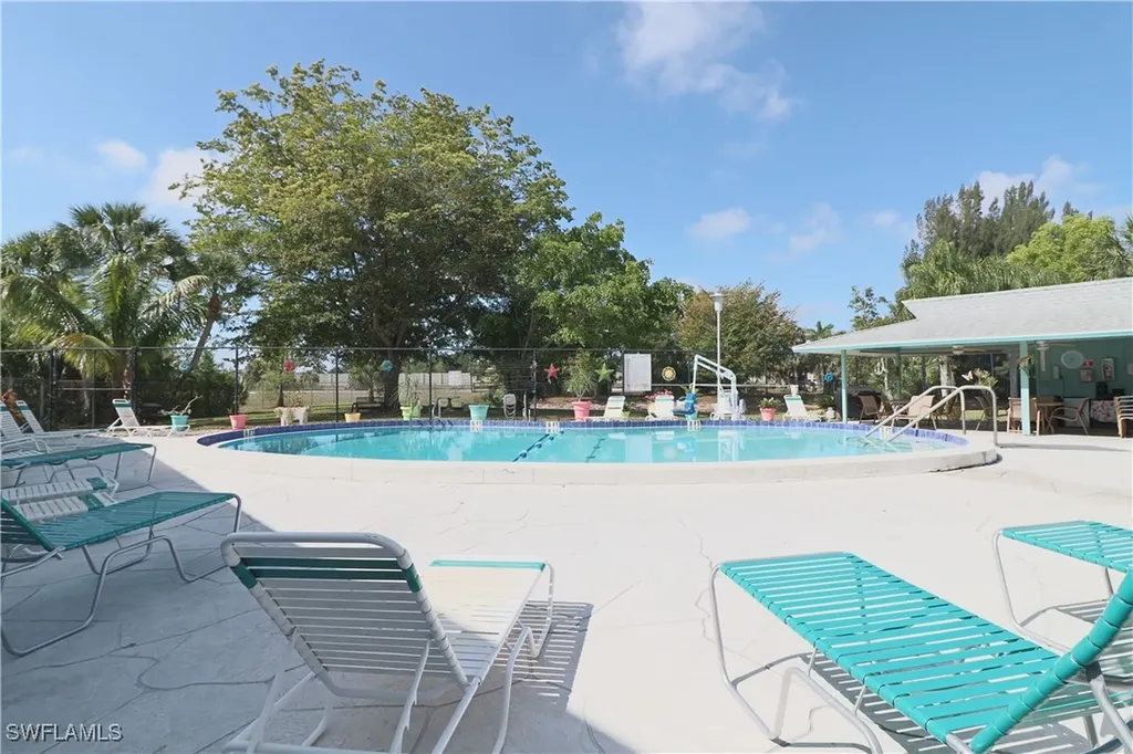 221 Grassy Key Lane Naples FL 34114