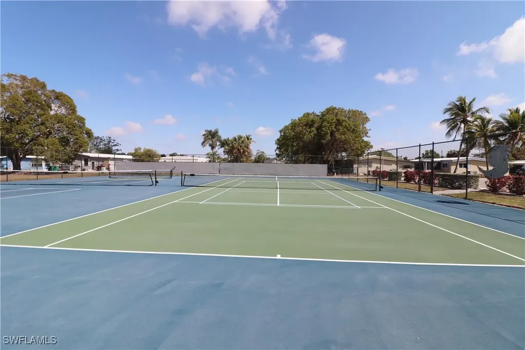 221 Grassy Key Lane Naples FL 34114