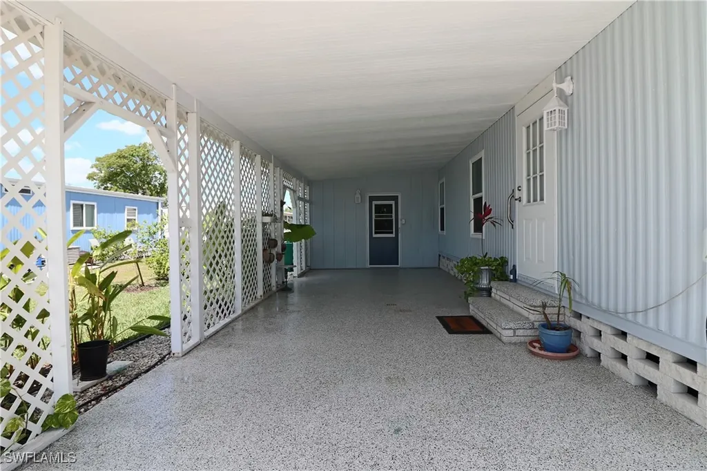 221 Grassy Key Lane Naples FL 34114