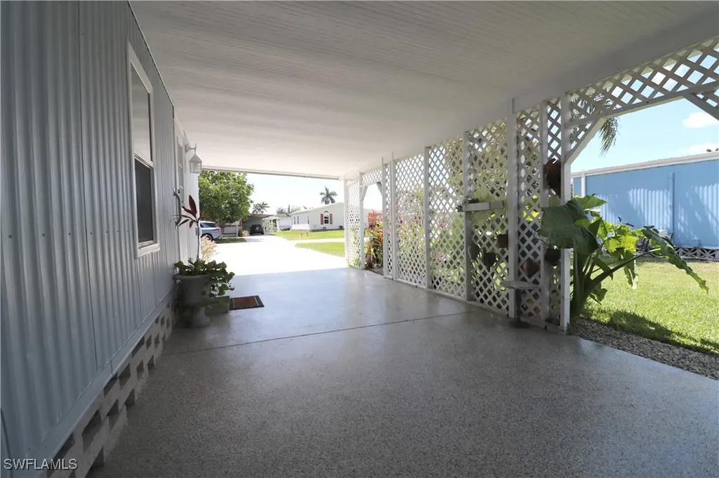 221 Grassy Key Lane Naples FL 34114