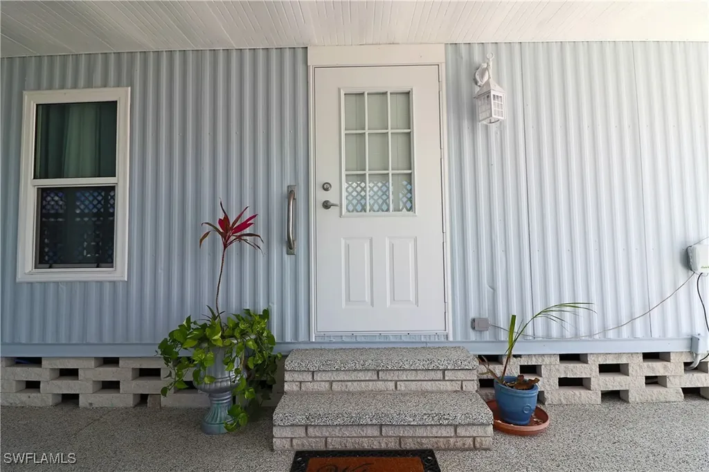 221 Grassy Key Lane Naples FL 34114