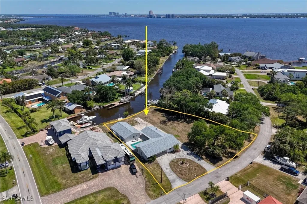 1888 Coral Circle North Fort Myers FL 33903