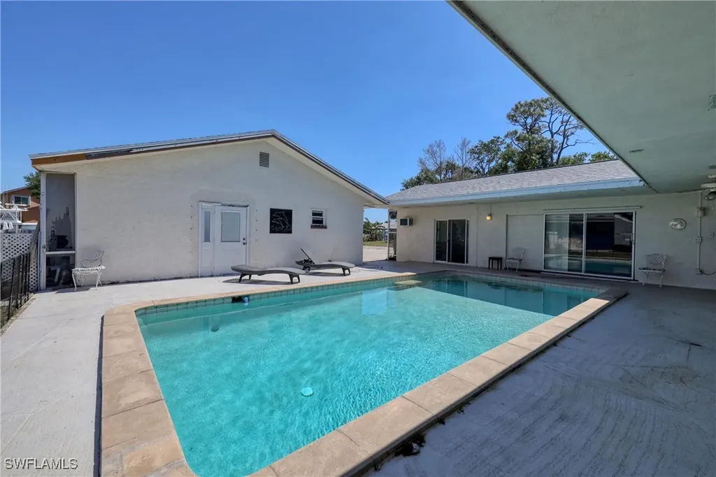 1888 Coral Circle North Fort Myers FL 33903