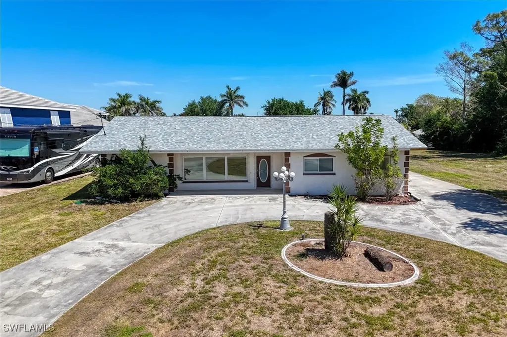1888 Coral Circle North Fort Myers FL 33903