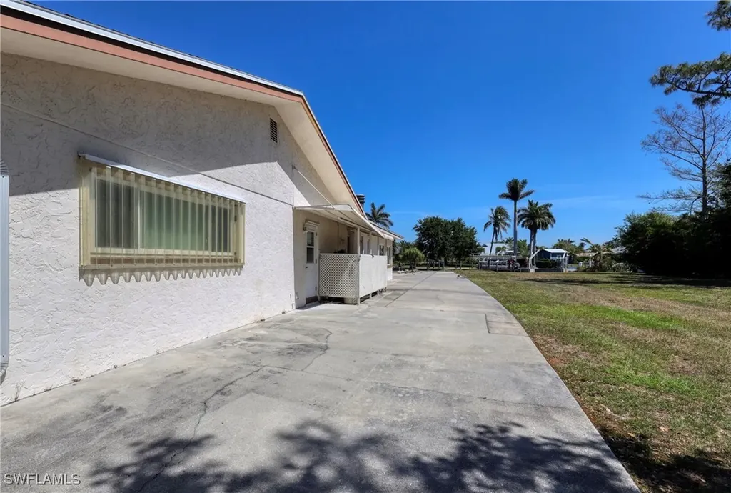 1888 Coral Circle North Fort Myers FL 33903