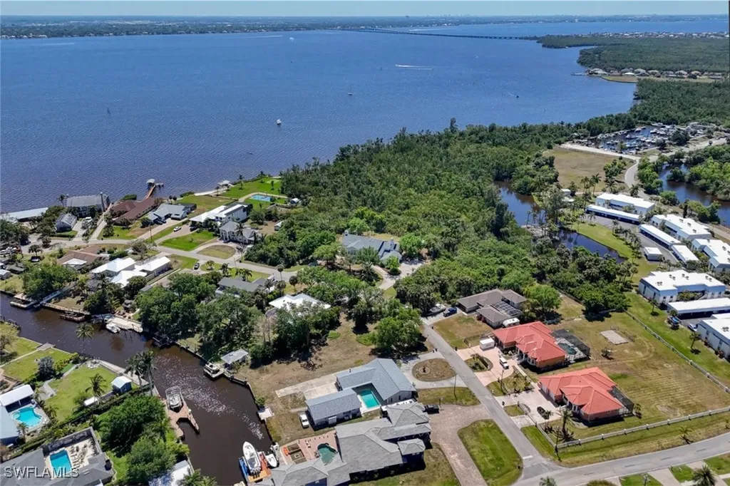 1888 Coral Circle North Fort Myers FL 33903