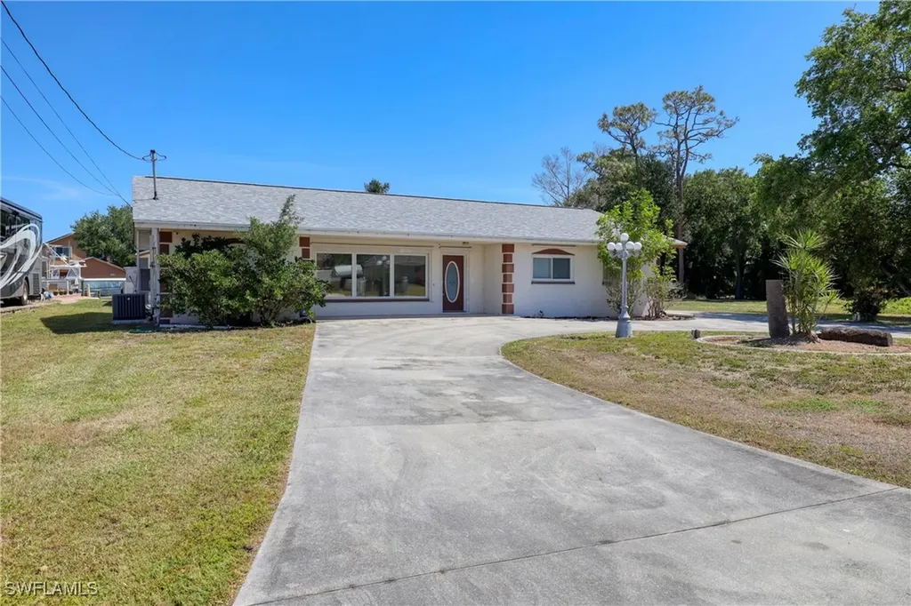 1888 Coral Circle North Fort Myers FL 33903