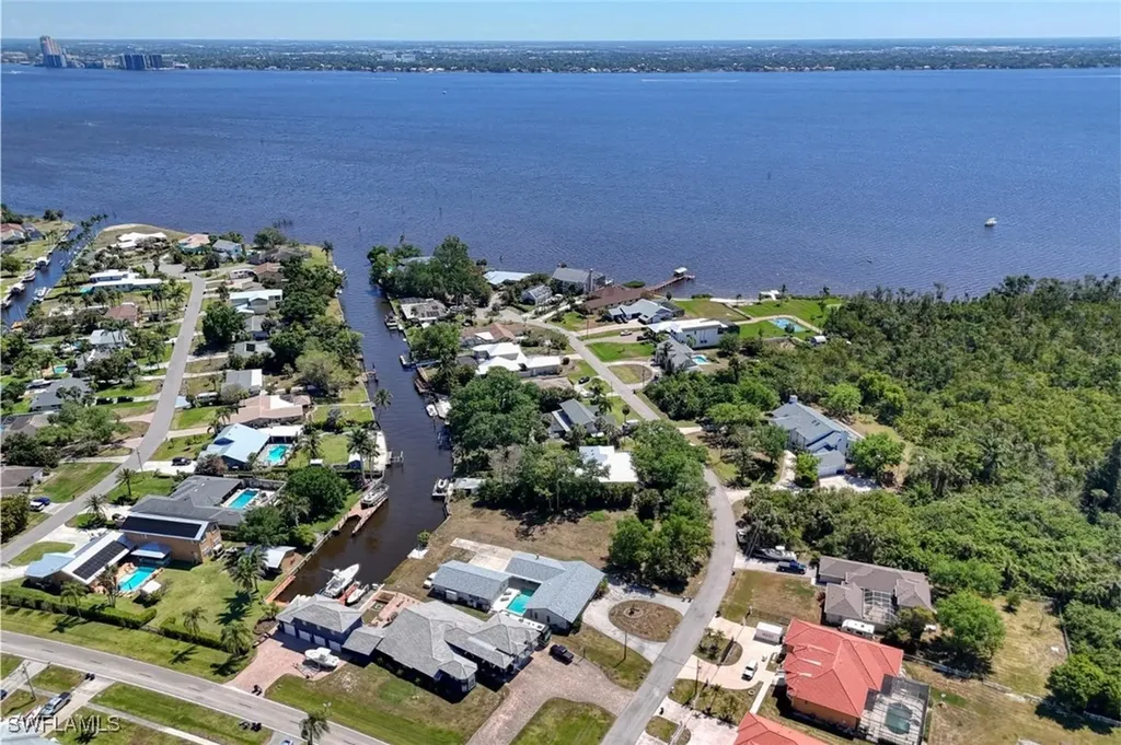 1888 Coral Circle North Fort Myers FL 33903