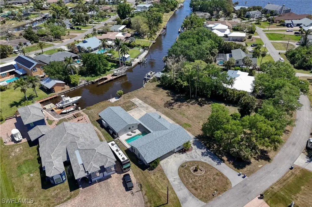 1888 Coral Circle North Fort Myers FL 33903