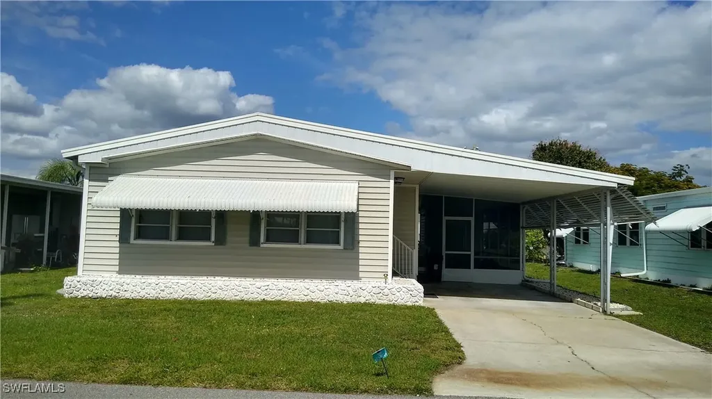2792 Deerfield Drive North Fort Myers FL 33917
