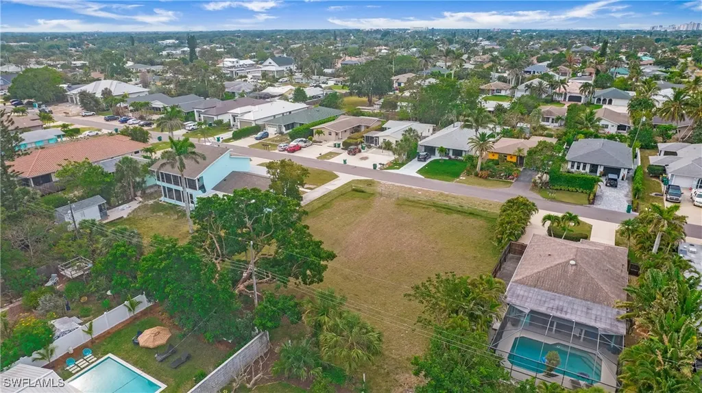 713 109th Avenue N Naples FL 34108