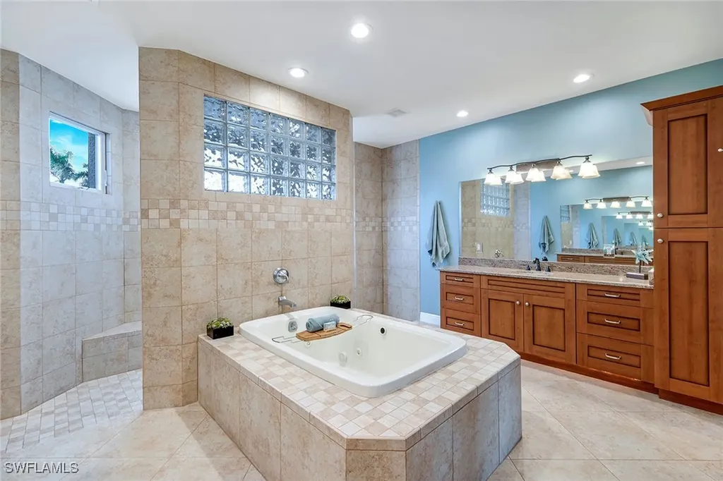 685 Embassy Court Marco Island FL 34145