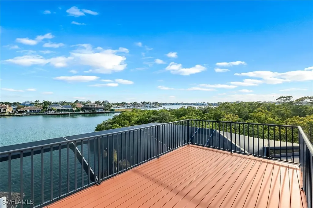 685 Embassy Court Marco Island FL 34145