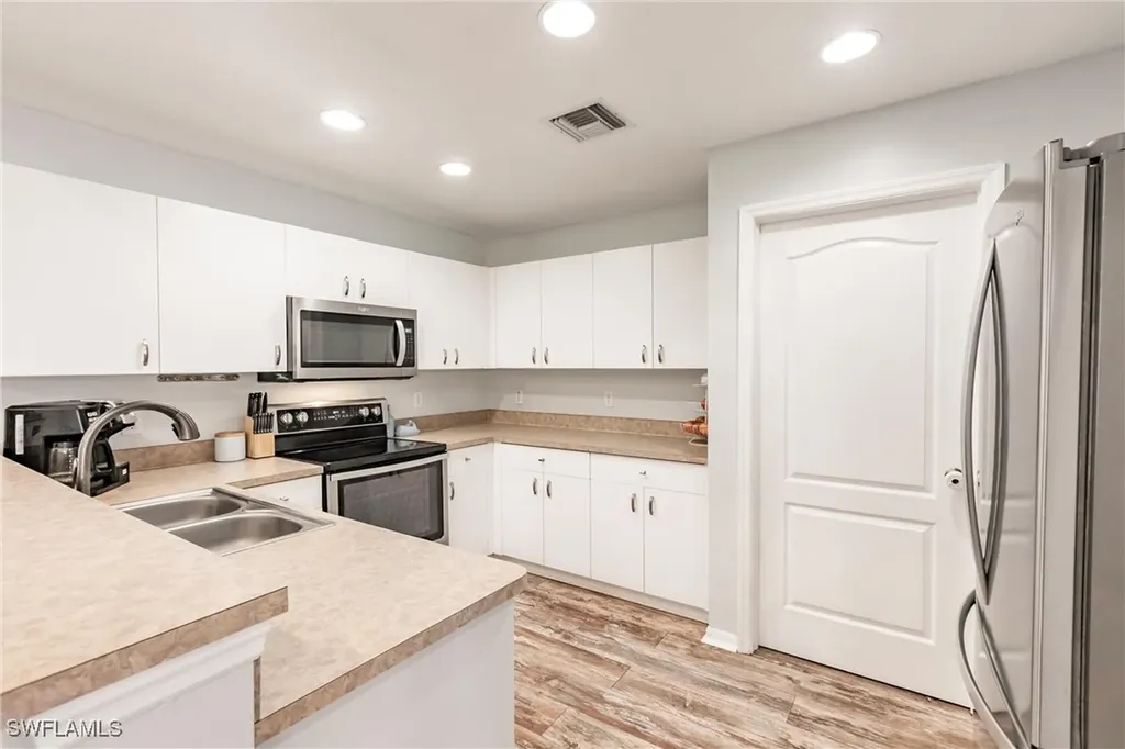 324 Parkdale Boulevard Lehigh Acres FL 33974