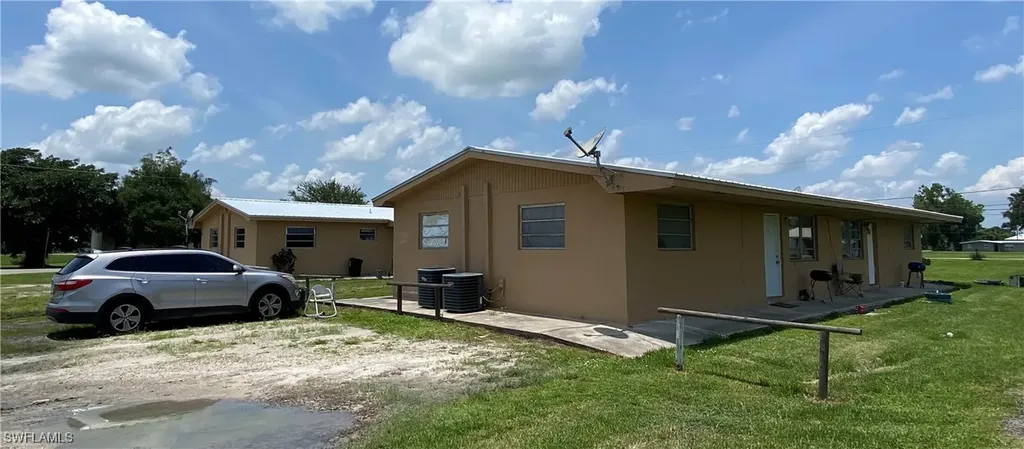 599 Avenue R SW Moore Haven FL 33471