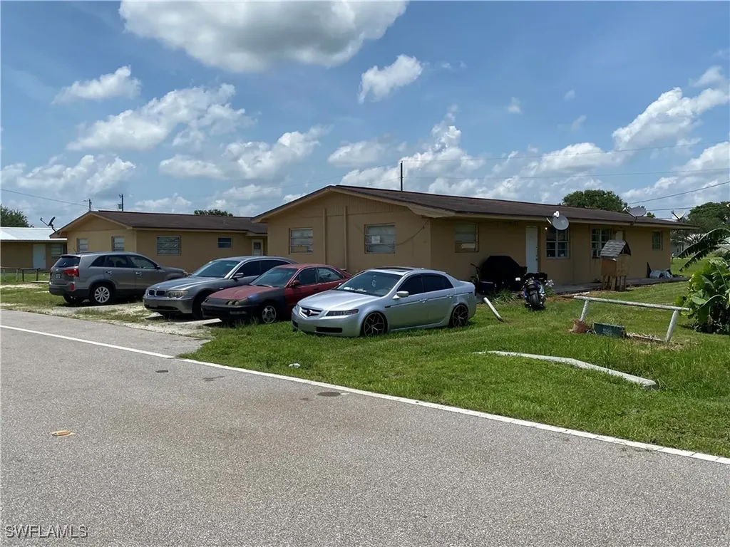 599 Avenue R SW Moore Haven FL 33471