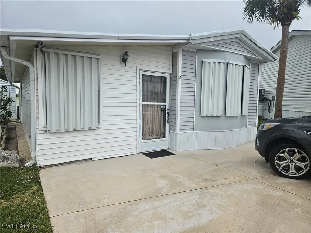 4 Onyx Drive Naples FL 34114