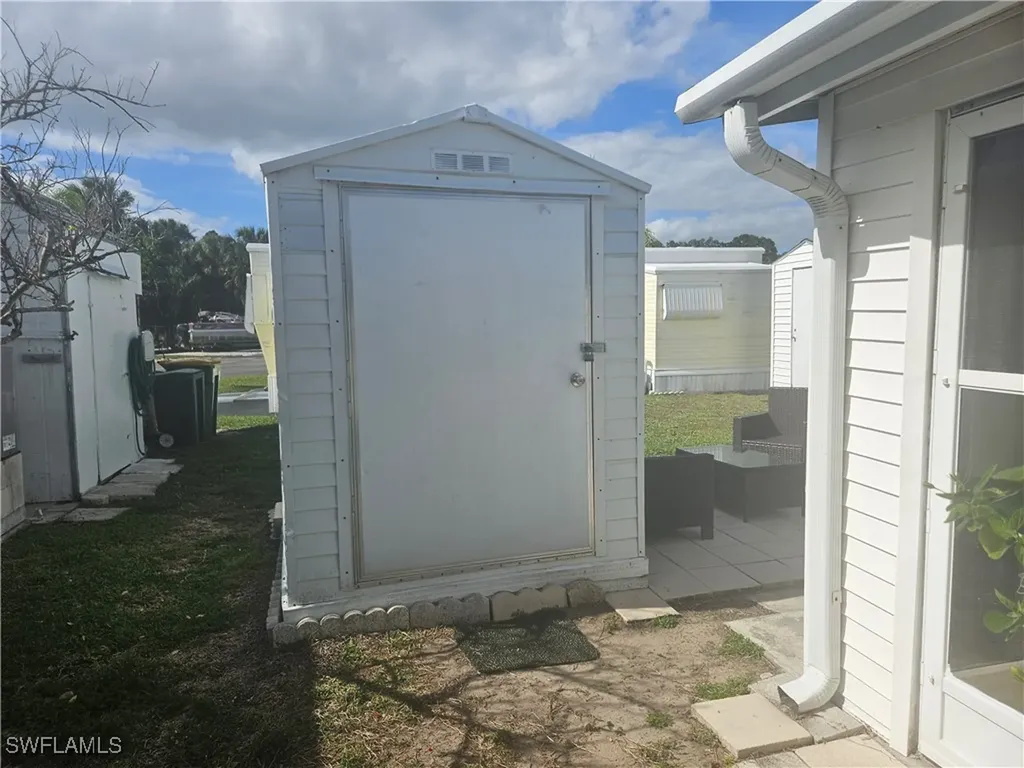 4 Onyx Drive Naples FL 34114