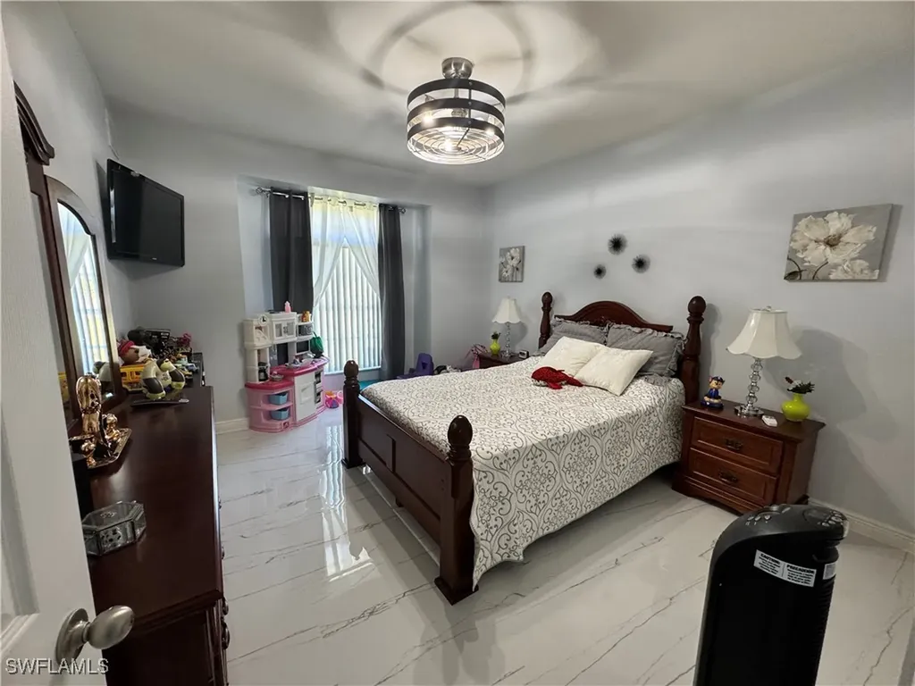 2618 35th Avenue NE Naples FL 34120