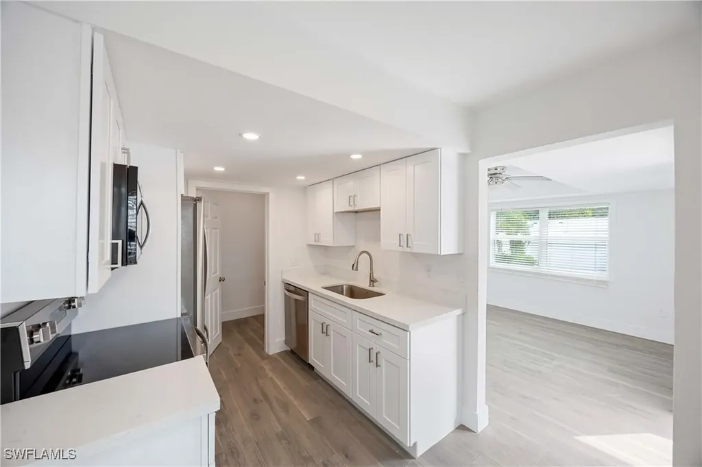910 Fitzhugh Street Sanibel FL 33957
