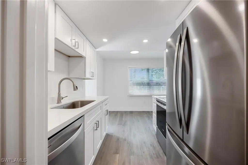 910 Fitzhugh Street Sanibel FL 33957