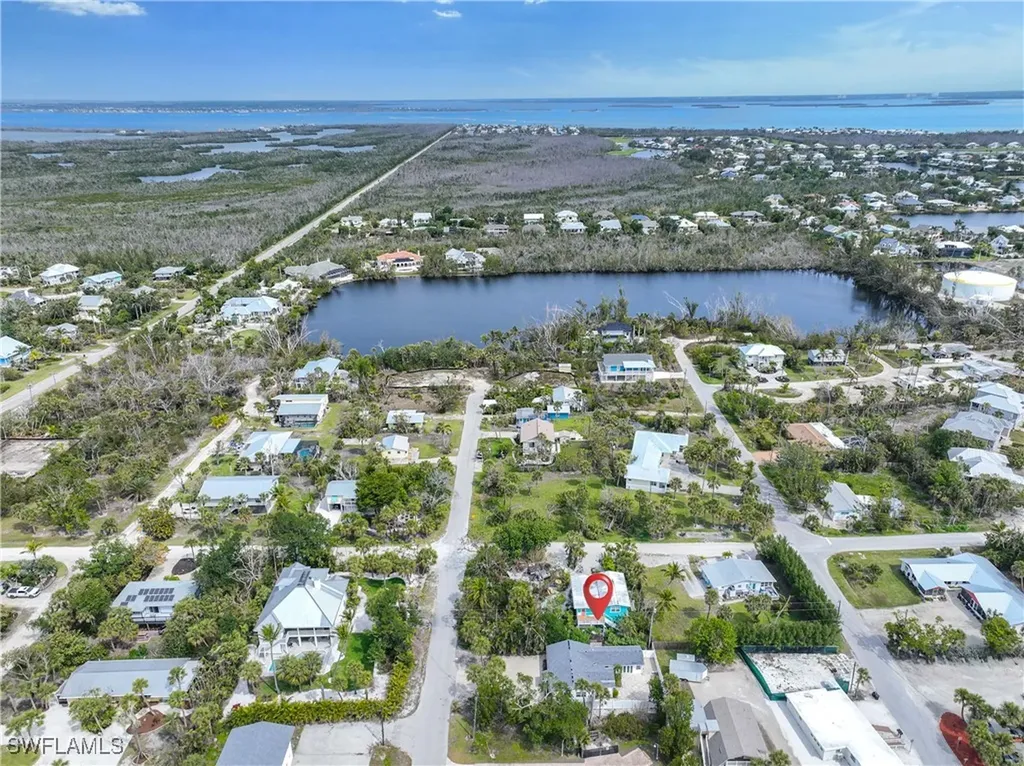 910 Fitzhugh Street Sanibel FL 33957