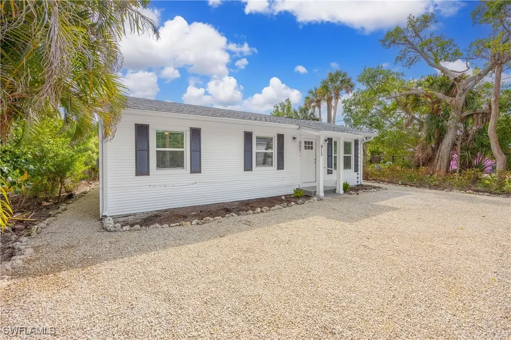 910 Fitzhugh Street Sanibel FL 33957