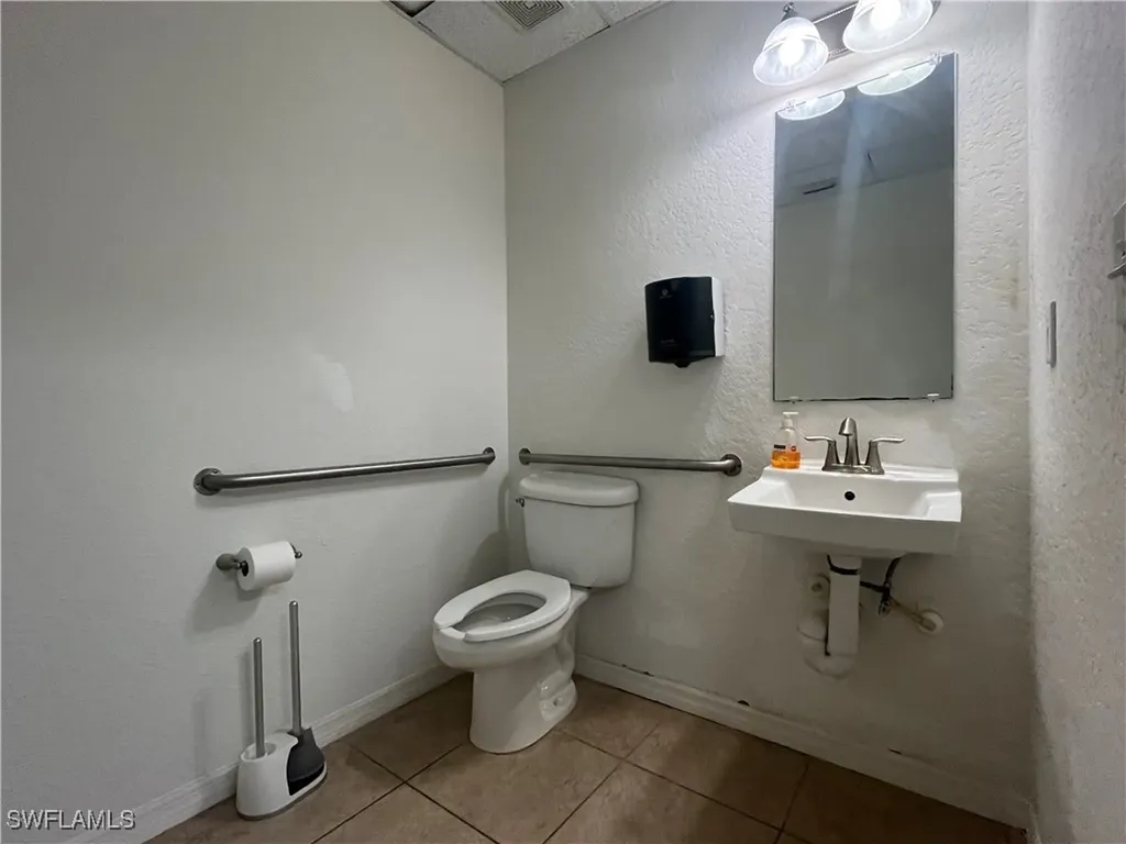 4519 SE 16th Place Cape Coral FL 33904