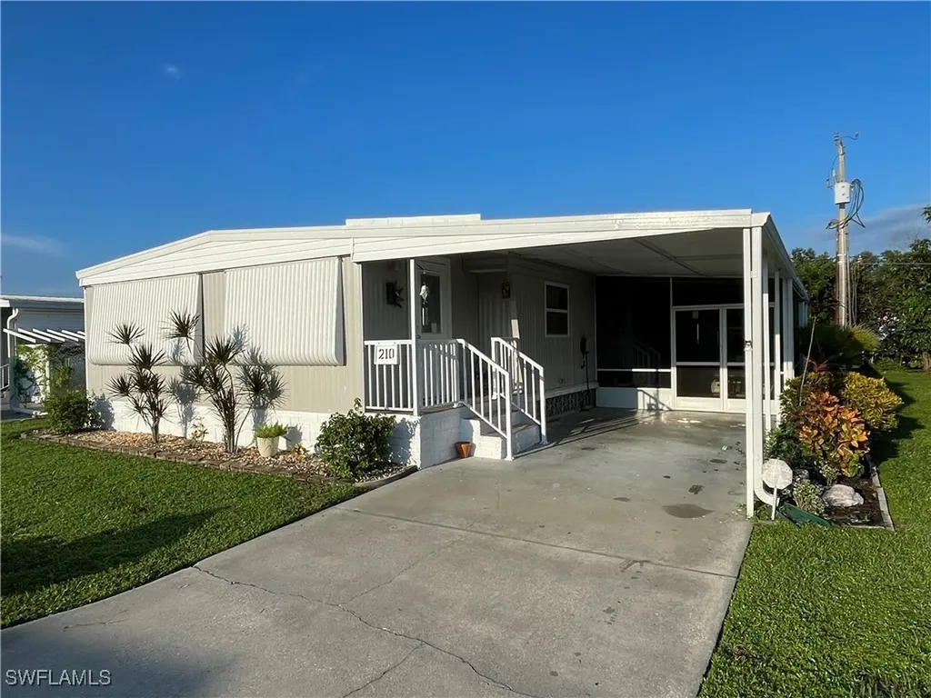 210 Cobblestone Lane North Fort Myers FL 33917