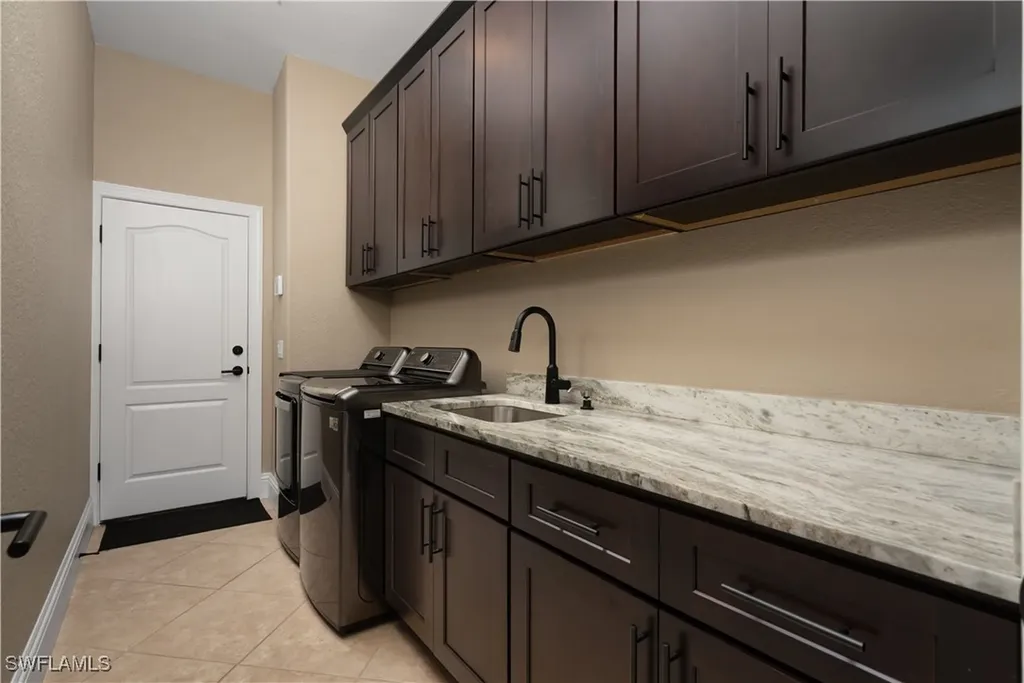 2613 Stonyhill Court Cape Coral FL 33991