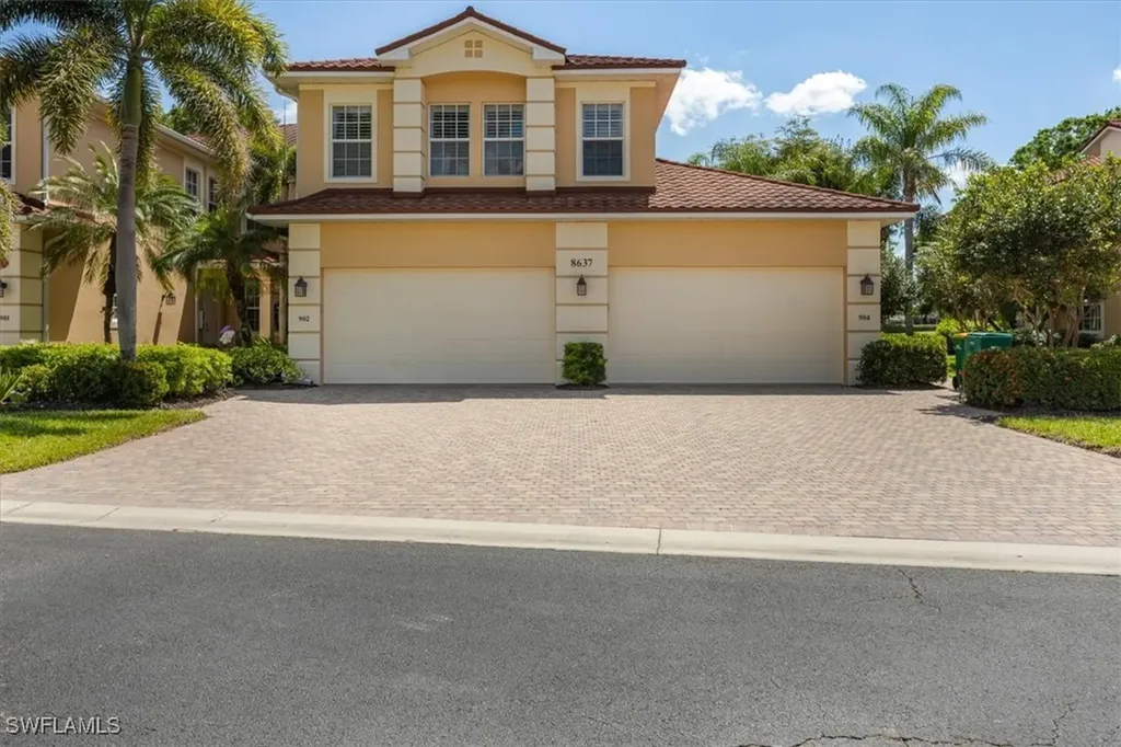 8637 Champions Point Naples FL 34113