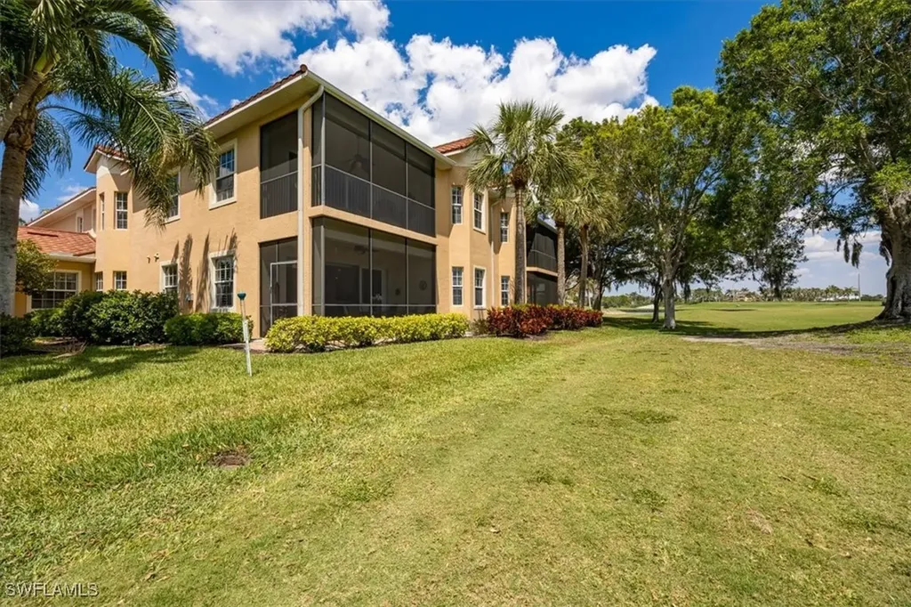 8637 Champions Point Naples FL 34113