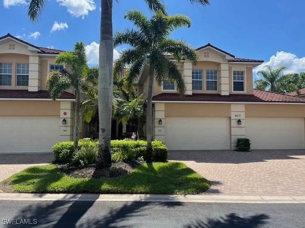 8637 Champions Point Naples FL 34113