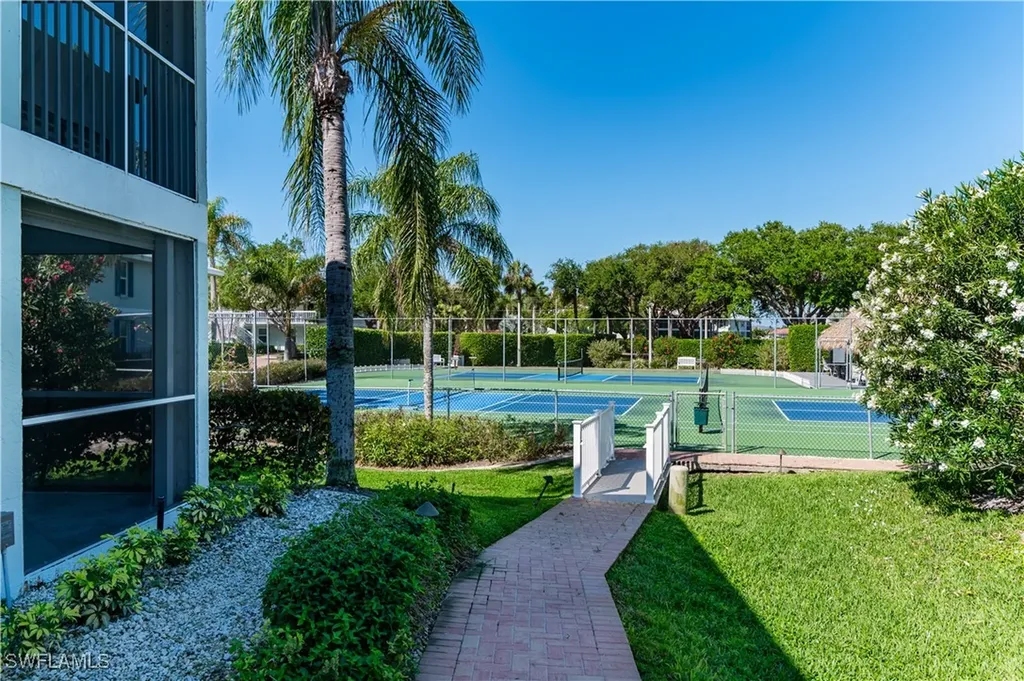 661 W Elkcam Circle Marco Island FL 34145
