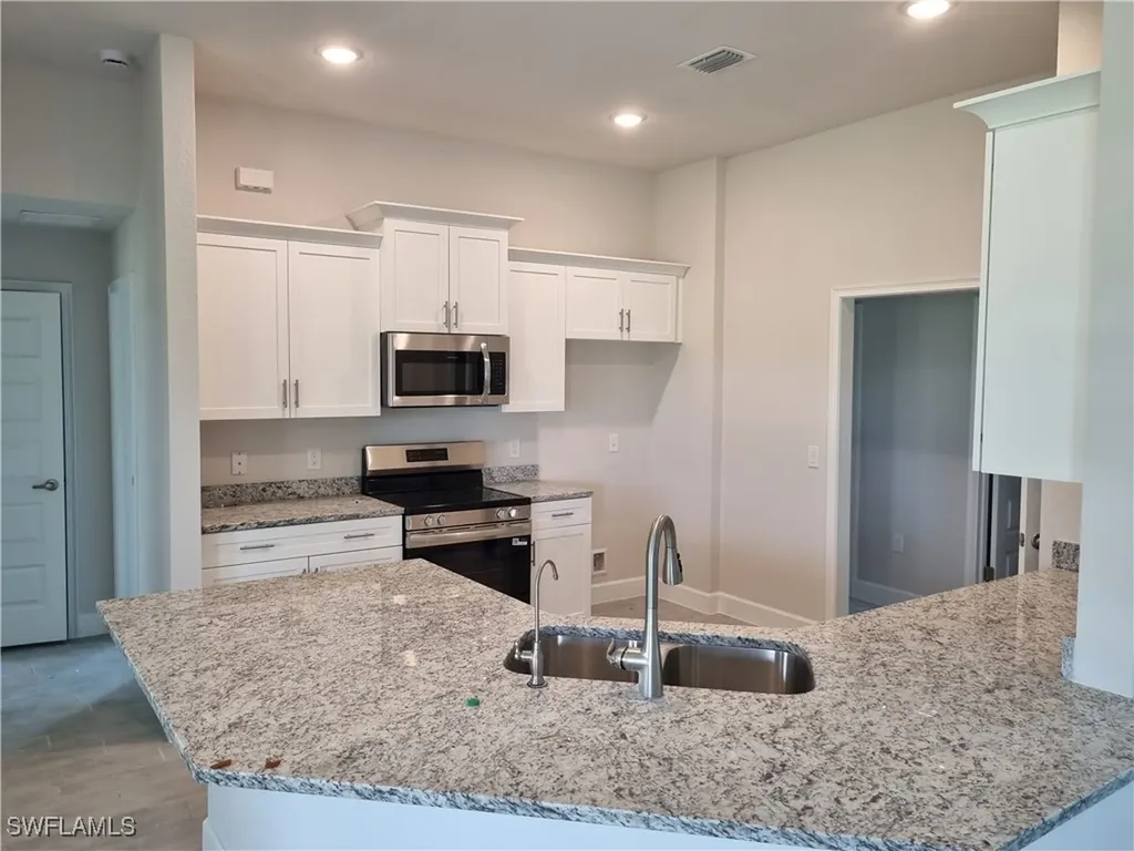 4013 NW 37th Avenue Cape Coral FL 33993